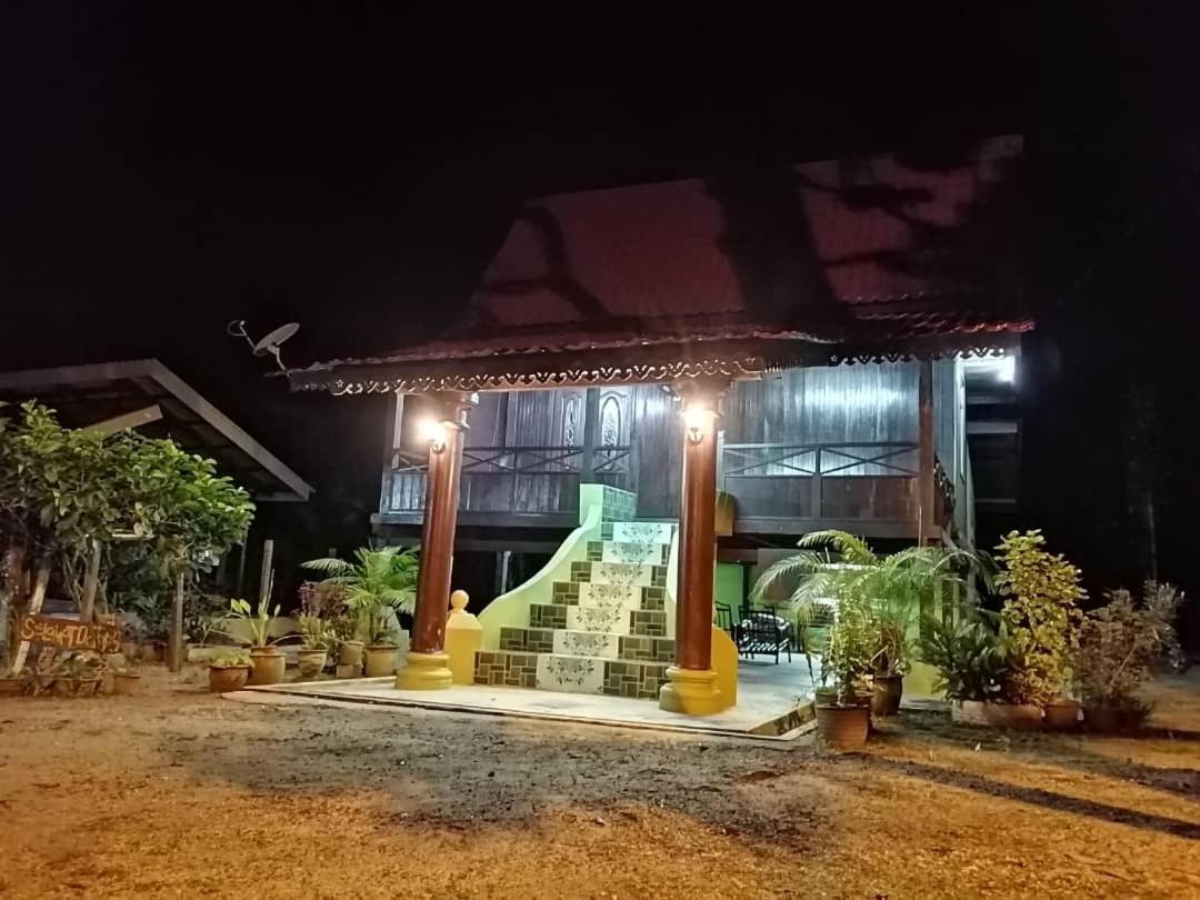 Homestay Warisan Bonda Masjid Tanah/Melaka Exteriör bild